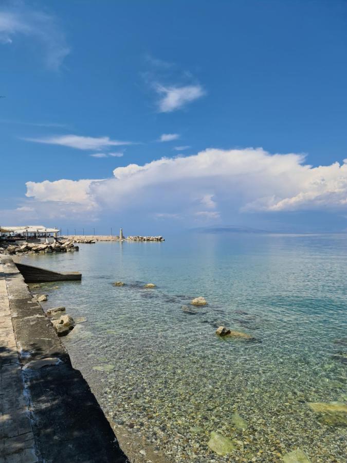 Seaside Apartment In Xilokastro - Selene By Booking Kottas Xylokastro Eksteriør billede